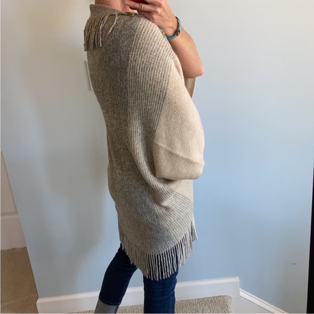 Oatmeal & Grey Fringed Sweater Kimono/Wrap - Picture 5 of 8
